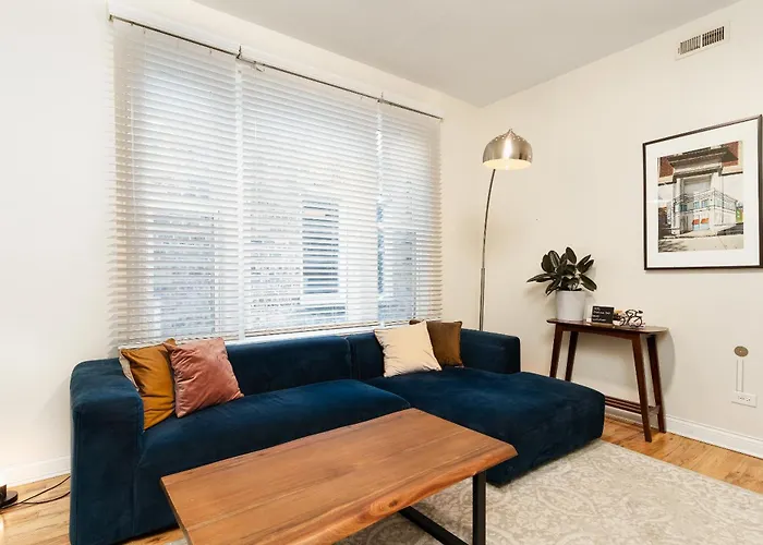 Wicker Park 2br Modern Dv3 *